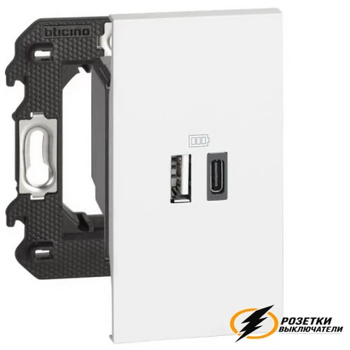Зарядка USB 2 порта А+C 3000mA Living Now белая