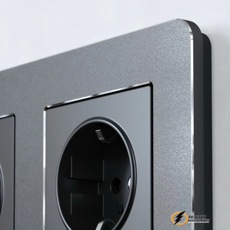 Рамка металлическая 3 местная Werkel Platinum черная