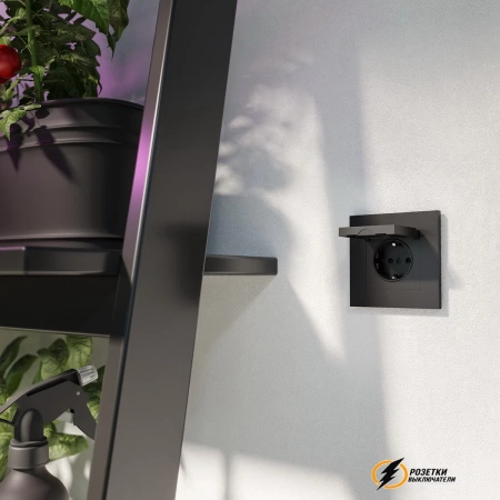 Розетка с крышкой ip40 16а 250в Werkel черная матовая