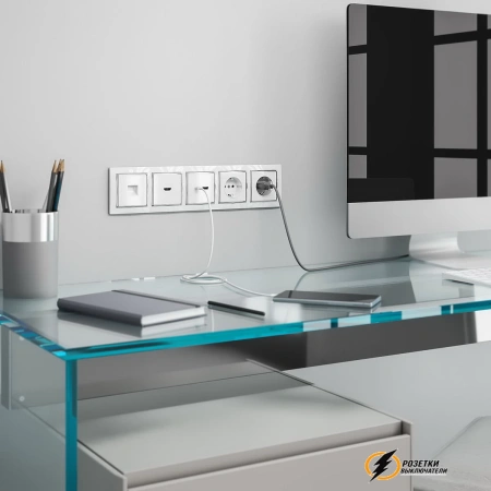 Розетка компьютерная rj45 cat 5e Werkel белая