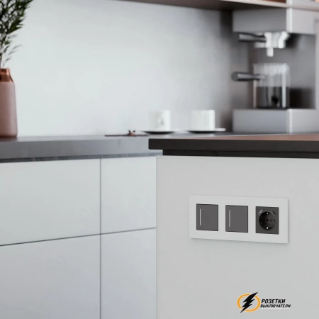 Рамка пластиковая 3 местная Werkel Slab белый софт
